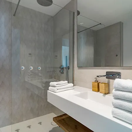 Cah - Large Terrace, Indoor Pool And Gym *