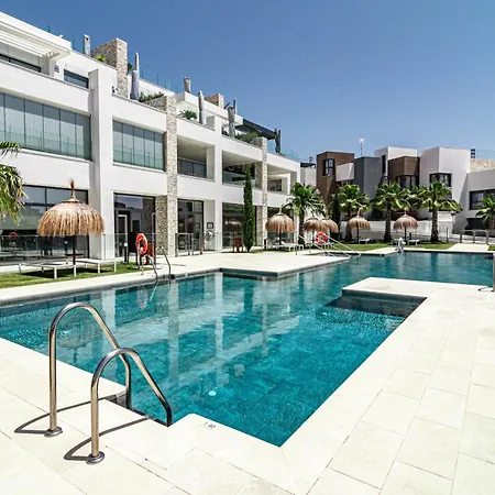 Cah - Large Terrace, Indoor Pool And Gym Apartment *