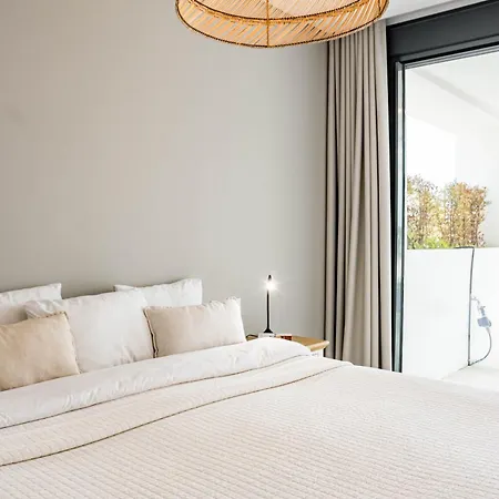 Cah - Large Terrace, Indoor Pool And Gym Apartment *