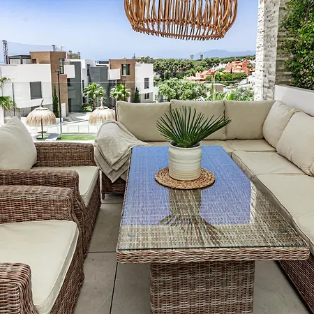 Cah - Large Terrace, Indoor Pool And Gym Apartment *