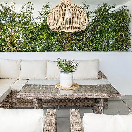 Cah - Large Terrace, Indoor Pool And Gym Apartment